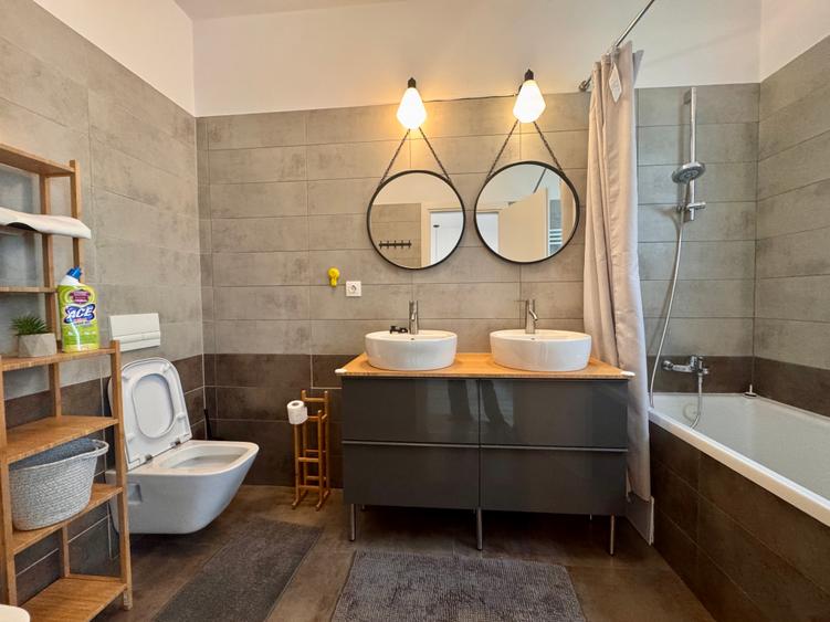 Inchiriere apartament 4 camere Laguna Residence
