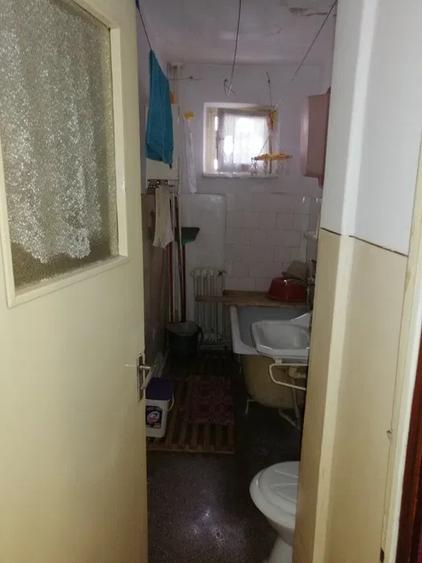 Apartament 3 camere, etajul 3/4, zona Alexandru cel Bun