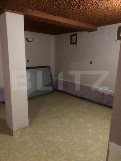 Spatiu comercial , 90 mp , zona Razvad