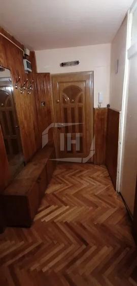 Apartament cu 3 camere, zona Nicolae Titulescu
