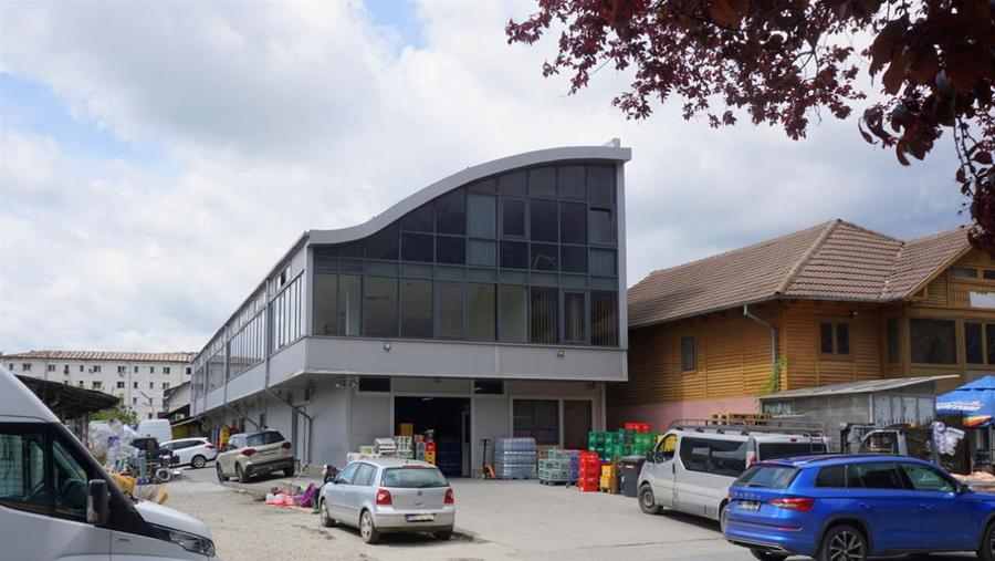 DE INCHIRIAT- SPATIU COMERCIAL 140 MP