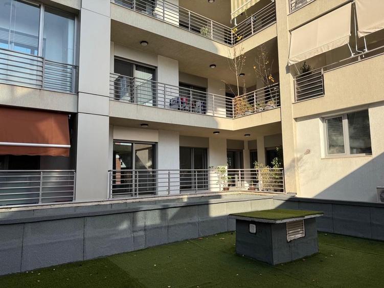 Apartament cu 4 camere și terasă, parcare si boxa, complex securizat Baneasa