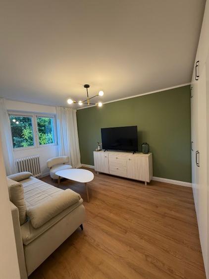 Super Oferta!! Apartament 2 camere Piata Victoriei ,decomandat, central