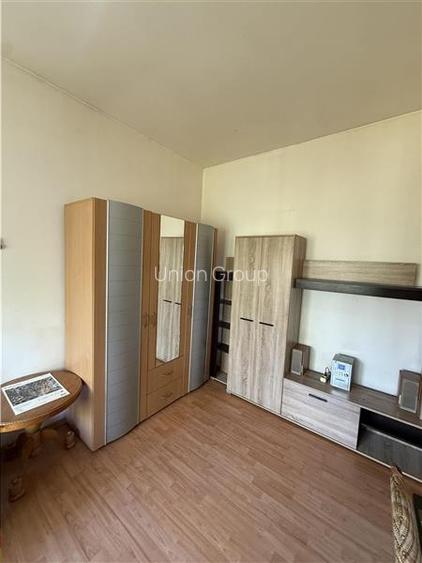 Garsoniera Spatioasa de Vanzare | Zona Poarta 6 - 7