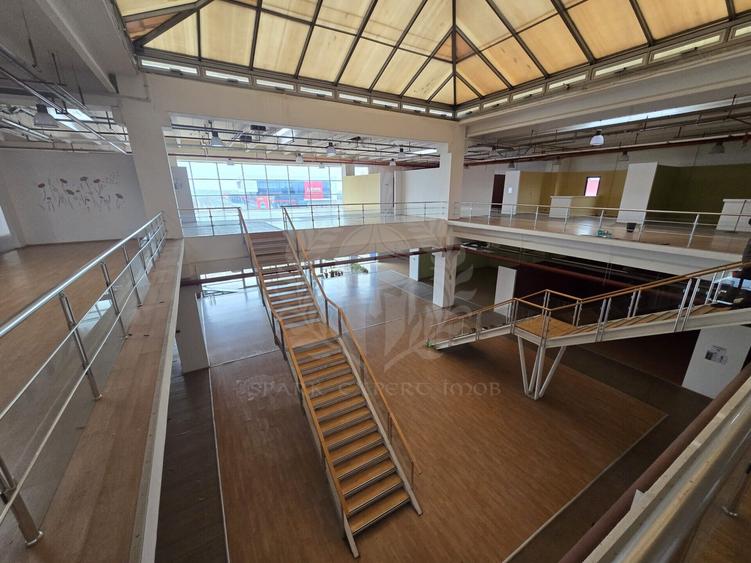 SPATIU COMERCIAL //SHOWROOM\\ZONA LEMS PLOIESTI