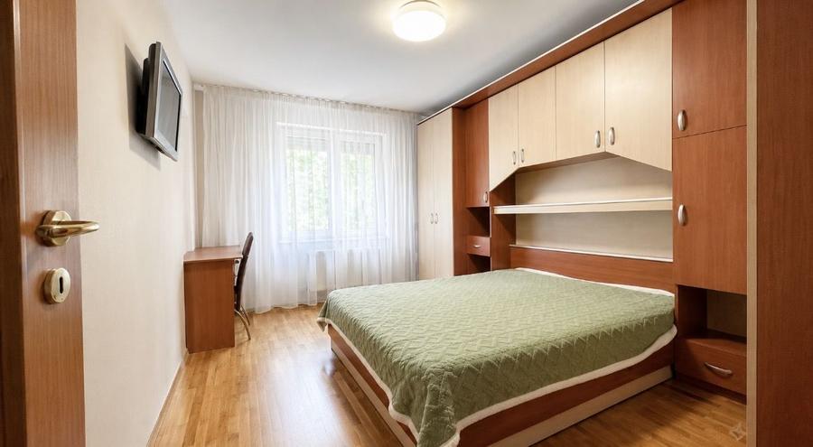 Apartament cu 3 camere de închiriat, Rogerius, etaj 1