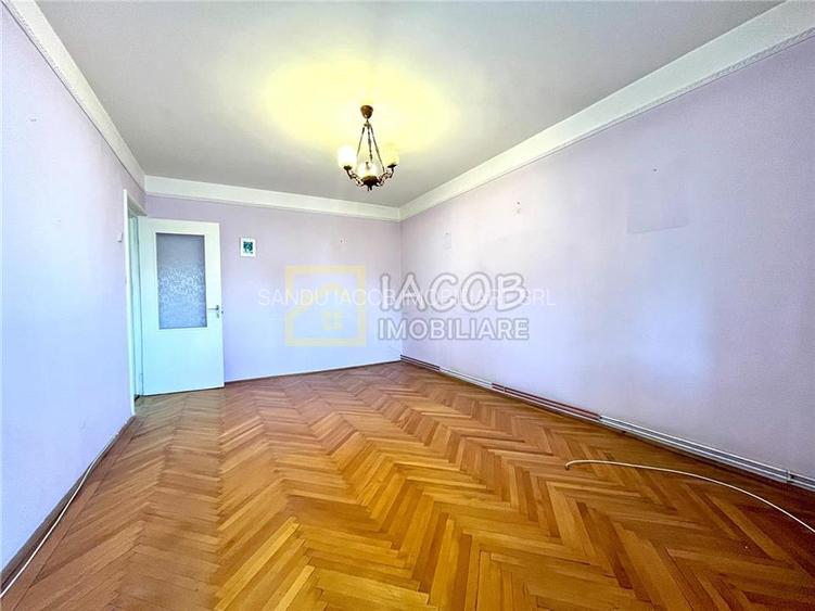 Apartament 2 camere decomandate, etaj 3, zona Energiei, str. Banatului 3 - 21