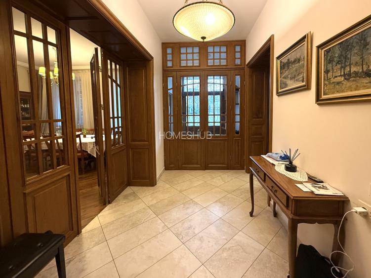 Vilă ultracentrală cu piscină interioară, saună și cramă | Unirii - 36