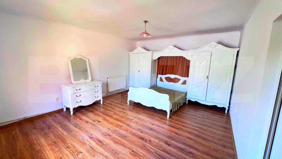 Casa, 3 camere,  100 mp utili, zona Sararie