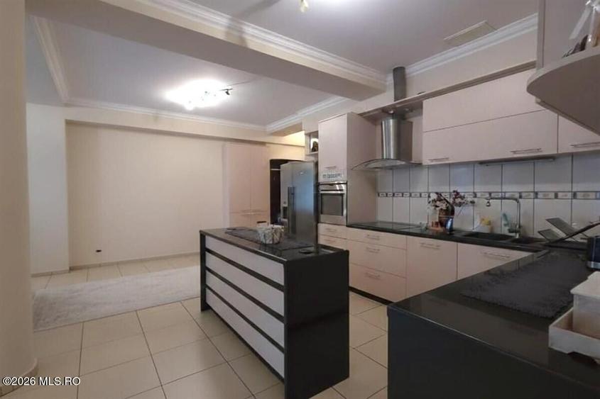 Mamaia Nord - Sea Breeze Resort, 2 camere, 81 mp utili, etaj 1, lift!