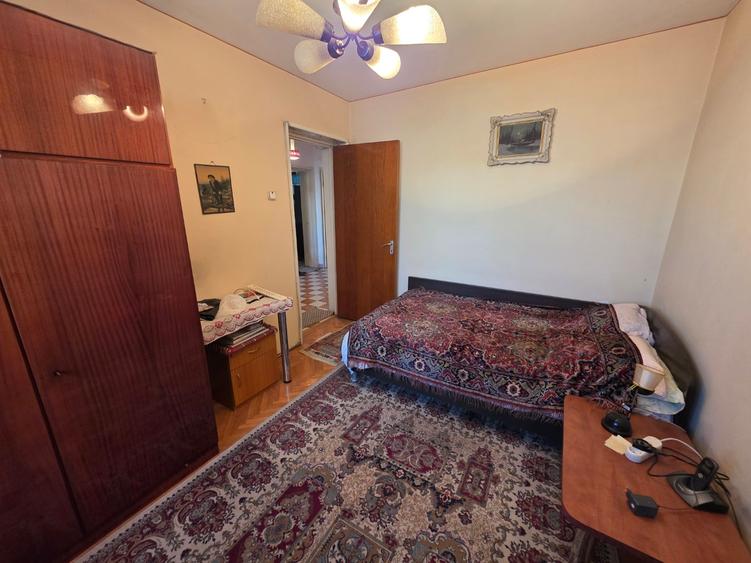 Titan, 10 minute metrou Costin Georgian, la piata Minis, 2 gr sanitare,