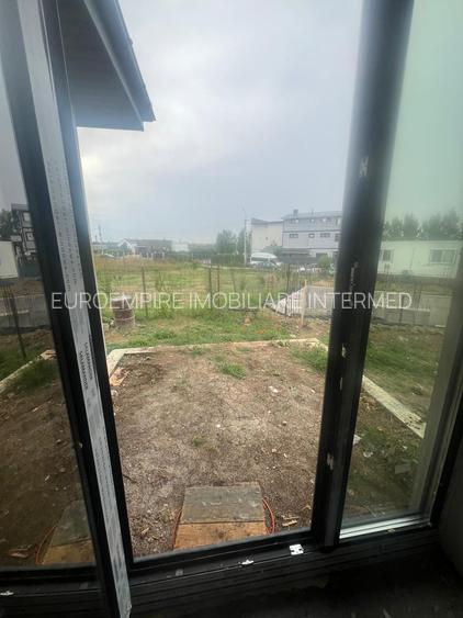 DE VÂNZARE CASĂ AGIGEA ZONA LAC - 13