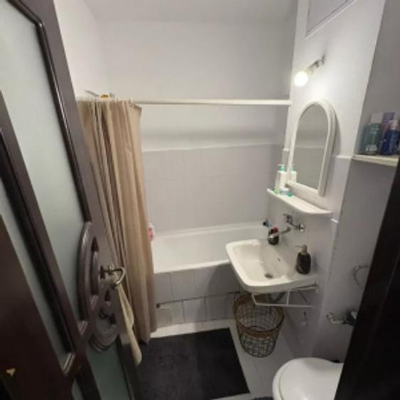 Apartament 2 camere decomandat,etaj 3, Zona Milcov