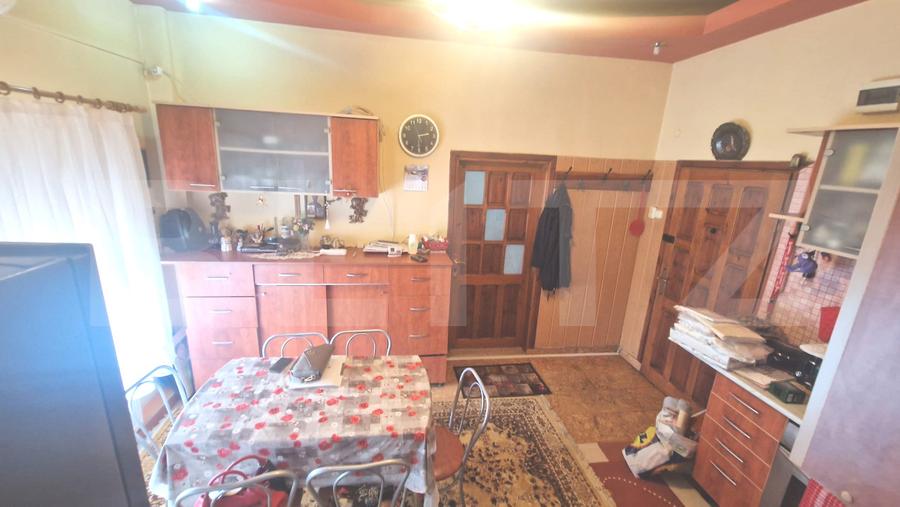Apartament 2 camere decomandat cu 104 mp teren in acte etaj 2, Vila