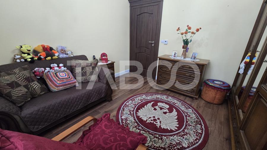 Casa individuala de vanzare in zona Lupeni 10 camere 691mp teren