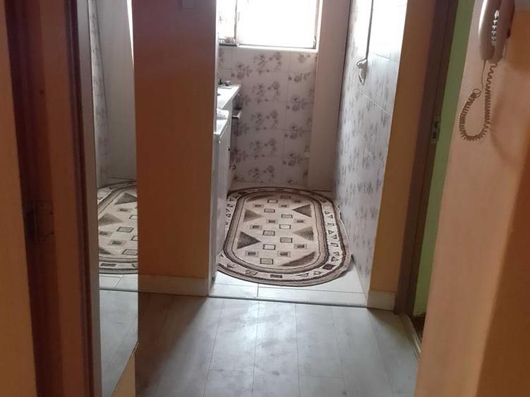 Apartament cu 3 camere de vanzare.