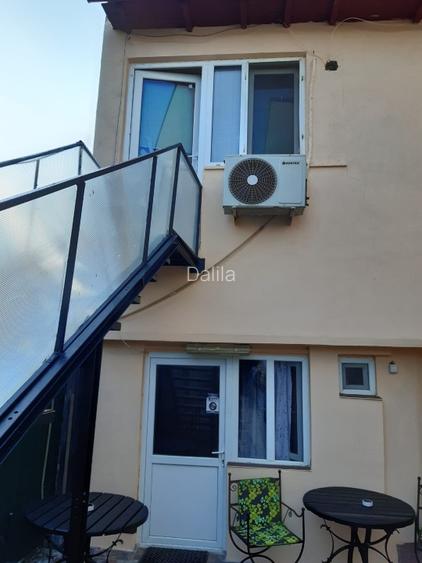 Vilă Faleză Nord ,spre mare, cu 2 apartamente și 2 garsoniere, afacere la cheie! - 2