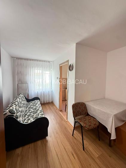 Garsoniera la etajul 1, izolata, mobilata si utilata, Piata Sud - 2