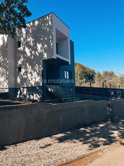 casa / vila Stefanesti , stadiul predarii : '' La Cheie '' ! - 15