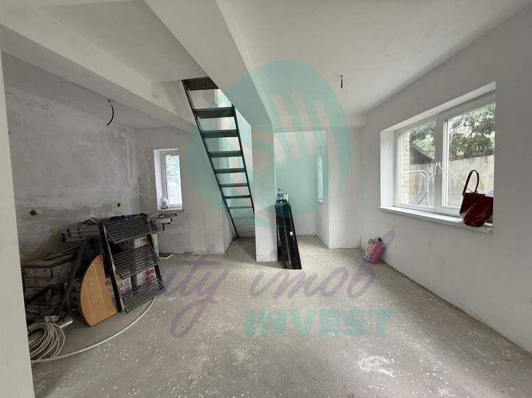 Casa receptionata in 2025 singura in curte