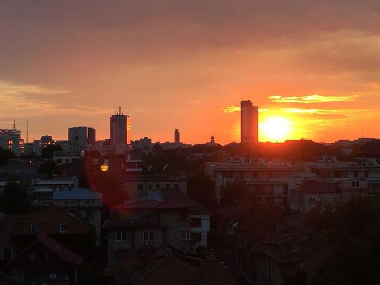 Calea Dorobanți, 2 camere, spațios, luminos, 68 mp, terasa  cu vedere superba