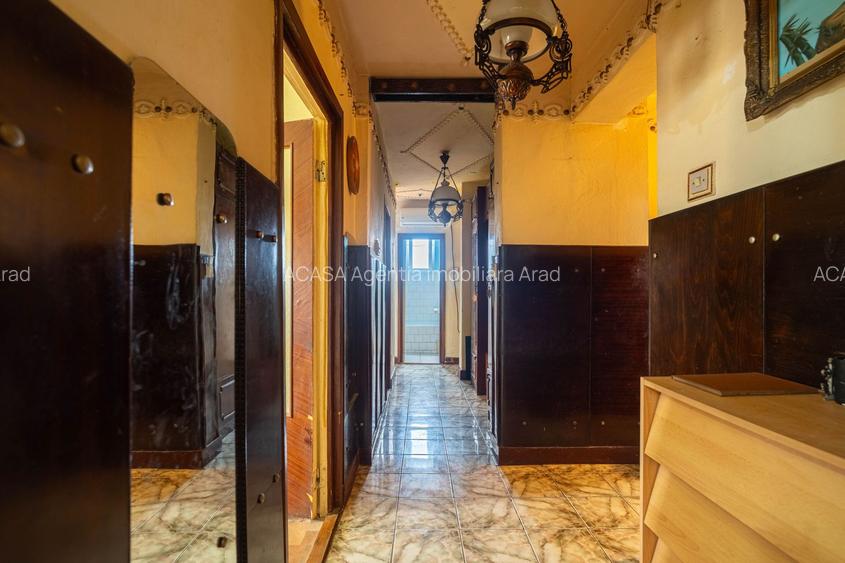 Apartament 4 camere decomandat - bvd. Revolutiei - COMISION 0 - 5