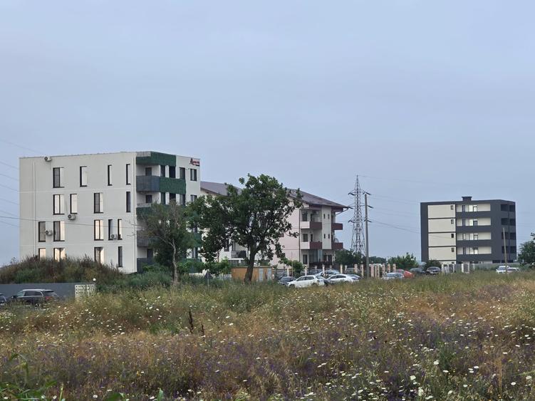 Vand teren in Lazu
