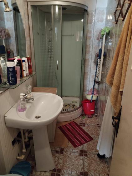 Apartament 4 camere zona Supeco etajul 1/4 , S=84 mp, cu CT si AC.