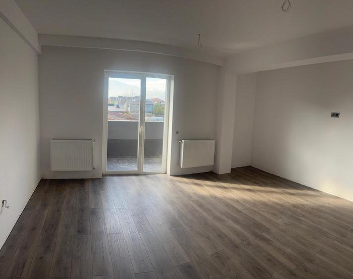 Apartament nou, 3 camere, zona Tractorul