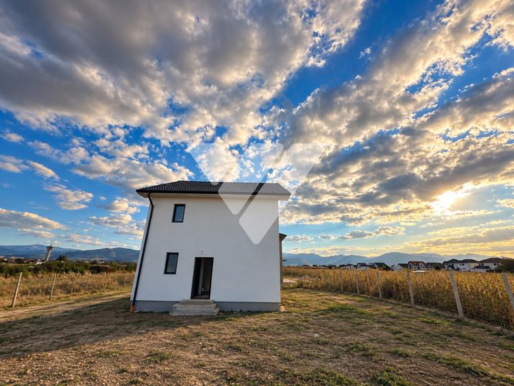 Casa individuala premium 4 camere 2 bai teren 310 mp Cristian Sibiu
