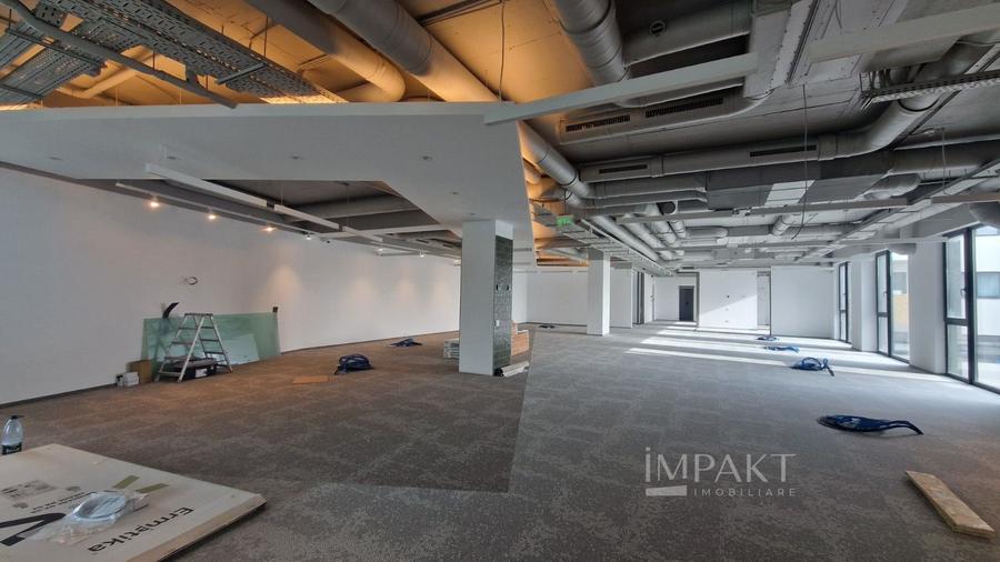 Spatiu servicii in cladire de birouri 440 m2 finisat la CHEIE, Europa