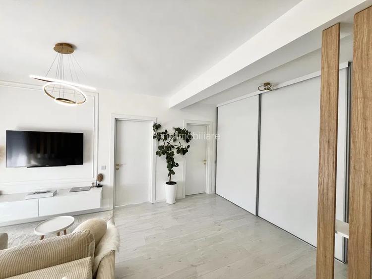 Apartament ultrafinisat, balcon, zona Terra - 3