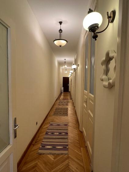 Apartament interbelic 128 mp | 50 m de Cișmigiu | renovat integral | parcare