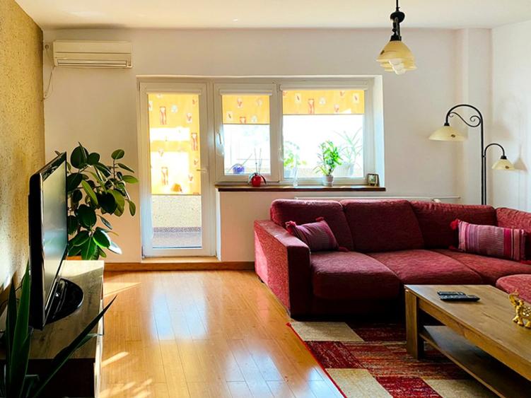 Apartament cu 3 camere de inchiriat Ploiesti, ECX08638