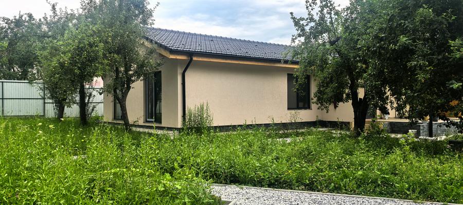 Case noi in Breaza , zona centrala , cu teren generos