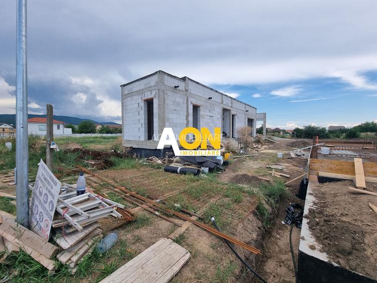 Casa la rosu, 5 camere, S+P, 547 mp teren, toate utilitatile, Cetate - 5