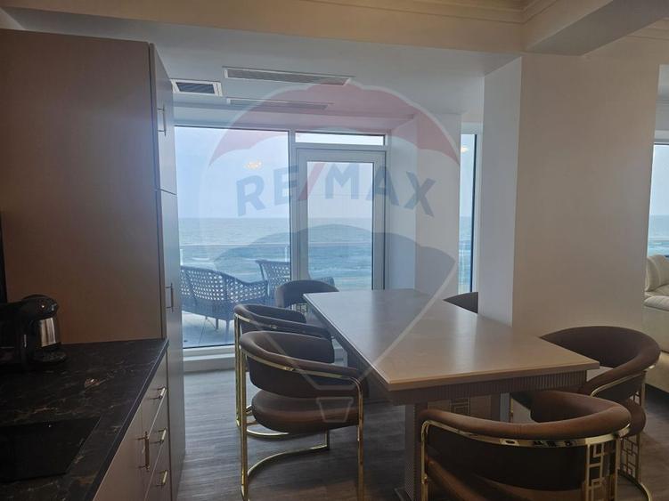 Apartament 3 camere cu terasa 50mp frontala spre mare în Namaia Nord