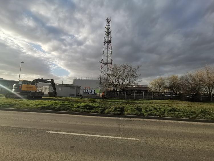 Inchiriez teren zona Mehala 2000 mp