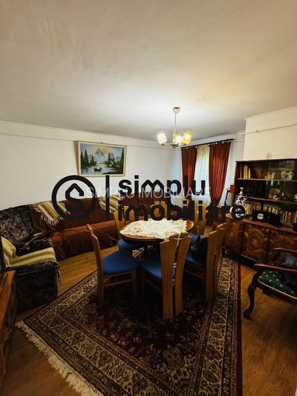 3 decomandate, centrala, 1 Mai - 110 000 Euro