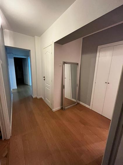 Apartament 3 camere decomandate, 2 bai, etajul 1, zona strazii Bucuresti