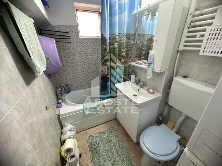 Apartament cu 3 camere, zona Buziasului, 55 mp, Centrala proprie