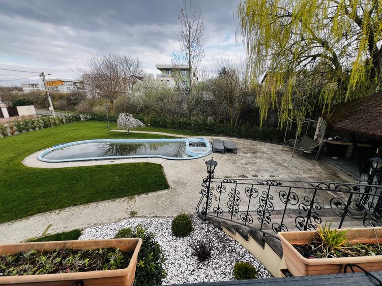 Vila cu 7 camere si piscina exterioara - Dumbravita - zona Decathlon