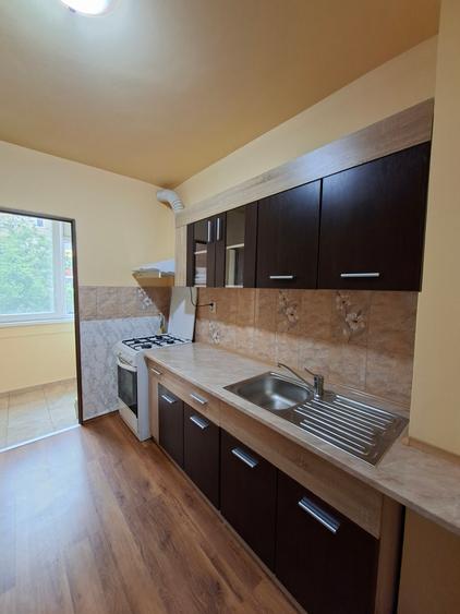 De inchiriat 2 camere