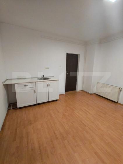 Spatiu comercial cu vizibilitate mare si vad comercial, 65 mp, zona Schei