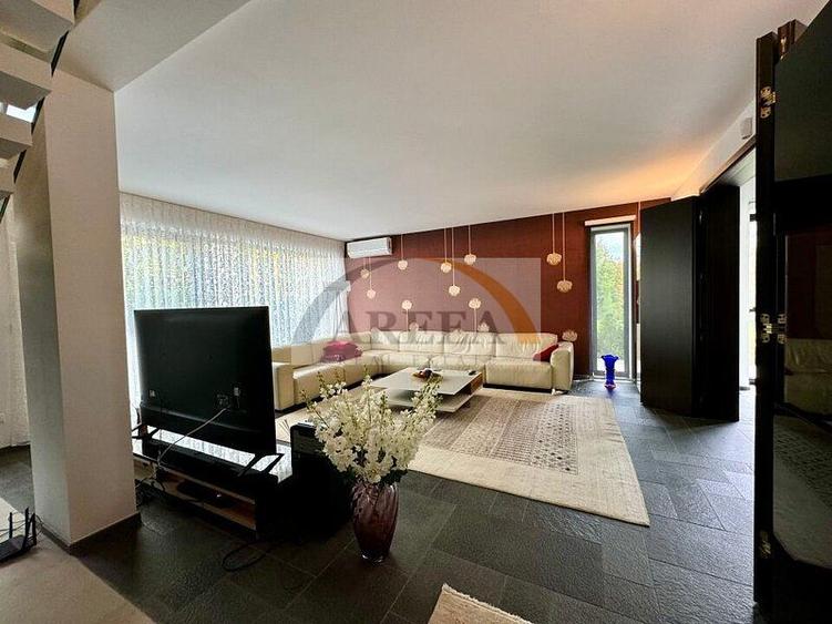 Vila lux de vanzare in cel mai dorit complex din Erou Iancu Nicolae-locatie rara