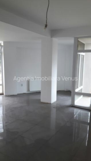 Spatiu comercial de inchiriat Piata Mare - 2