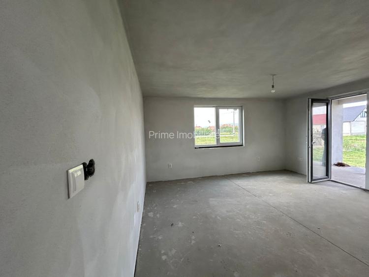Casa de vanzare 136 mp, 820 teren , Zona Totoi - 8