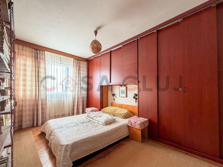 4 camere decomandate etaj intermediar, zona ''La Terenuri"