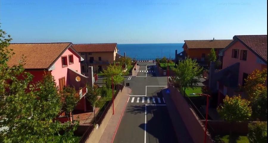 Vila de lux pe Malul Marii