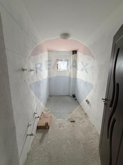 Apartament cu 3 camere de vânzare în zona Central